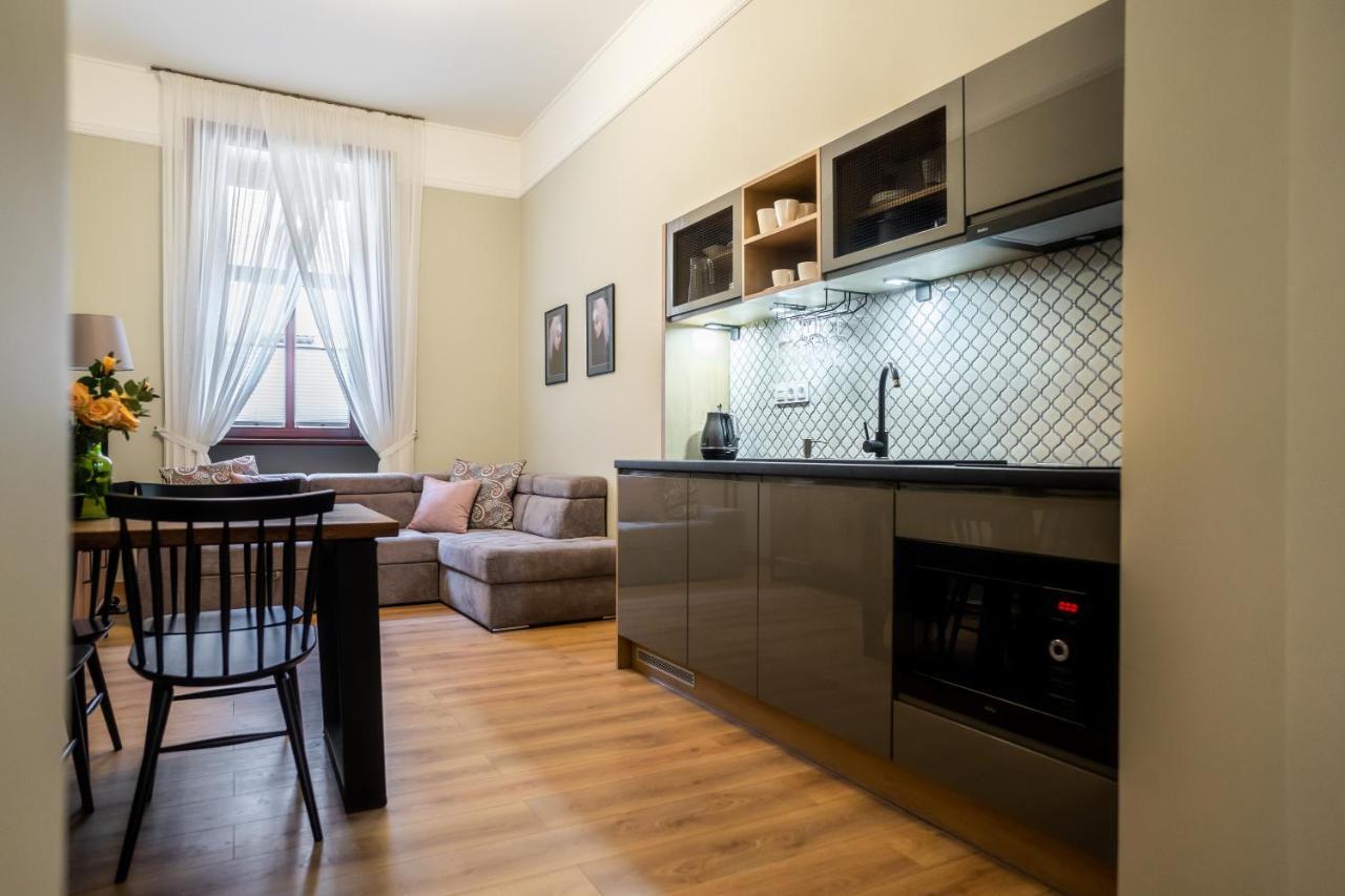 Apartahotel Arianska 16 By Nearto Pl *