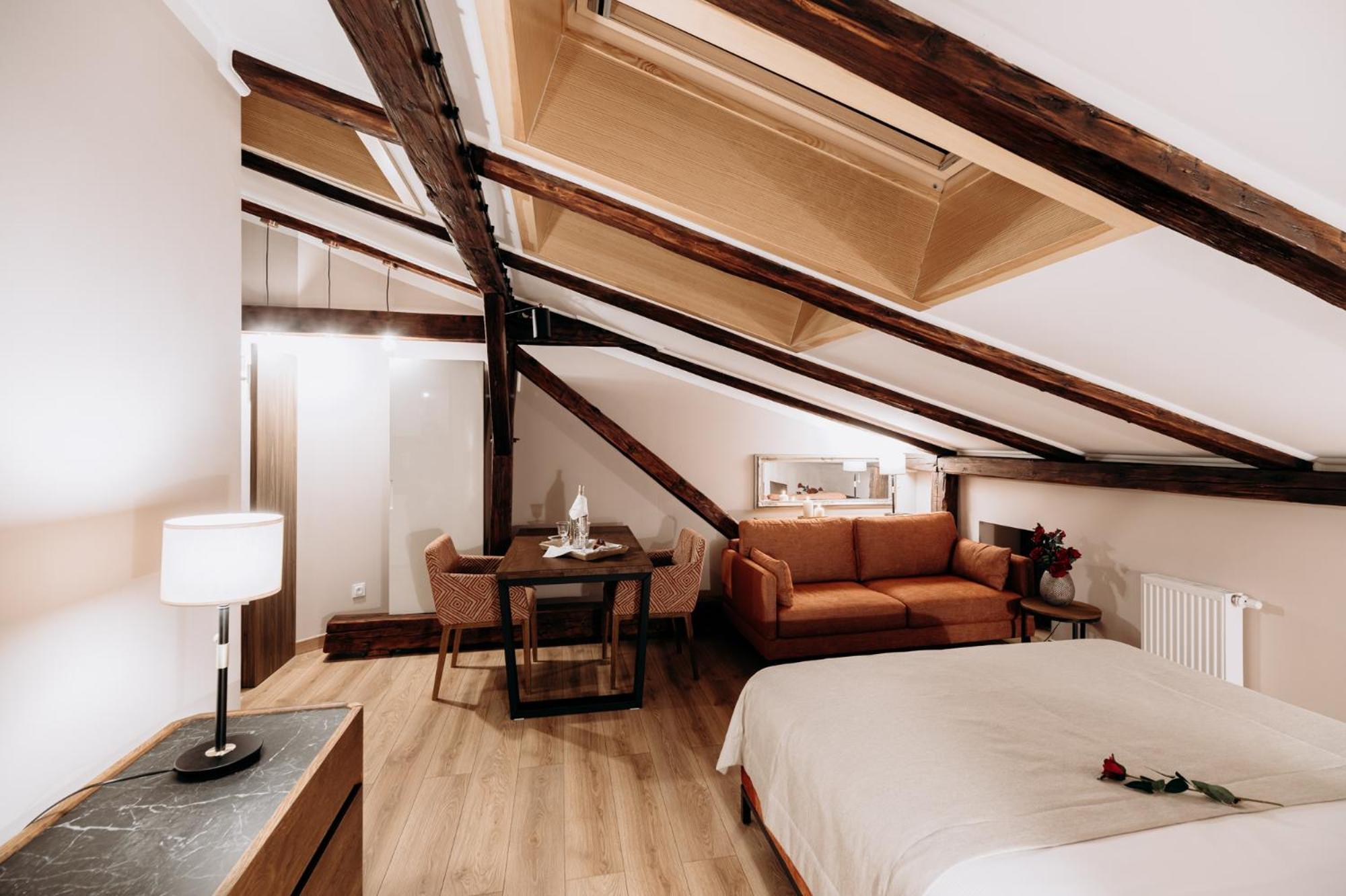 Apartahotel Arianska 16 By Nearto Pl